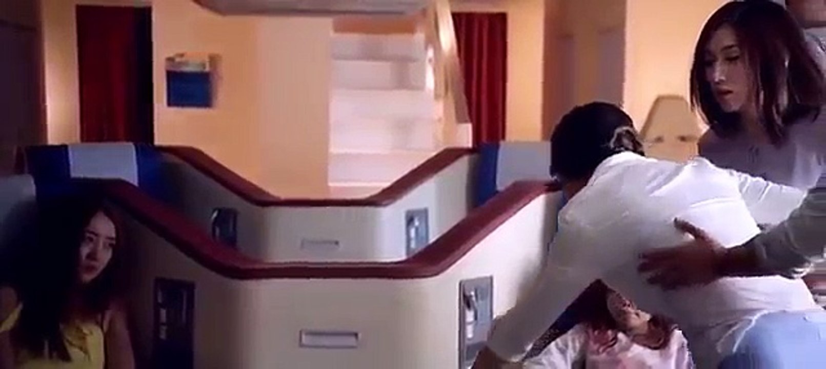 绝命航班 Last Flight 朱珠 江琳琳 Ed Westwick part 2/2