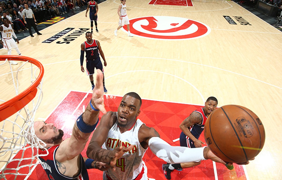 Paul Millsap Hits a Circus Shot - Wizards vs Hawks - Game 4 - April 24, 2017 - 2017 NBA Playoffs - YouTube