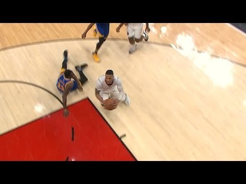 Damian Lillard Crosses Up Draymond Green | Warriors vs Blazers | Game 4 | 2017 NBA Playoffs