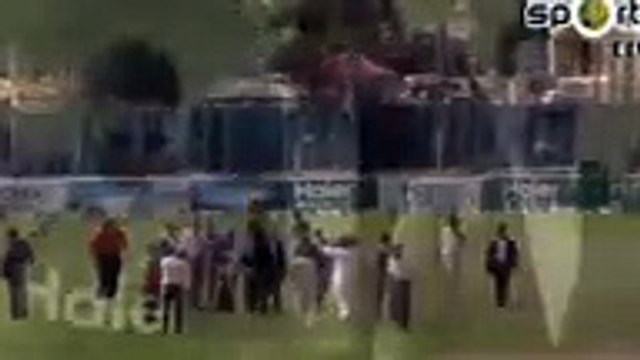 General Raheel Sharif Hit 4 Runs On Shahid Afridi's Bowl