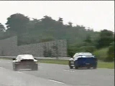 Nissan Skyline GTR R34 vs Porsche 911 Turbo (Drag Race)