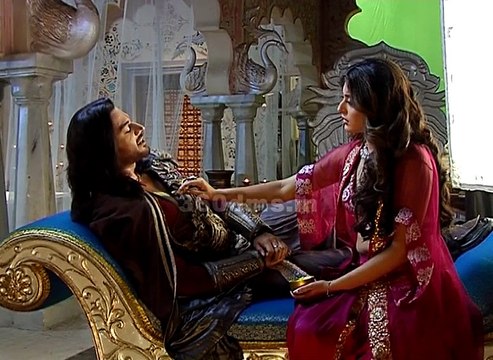 CHANDRAKANTA- Virendra & Chandrakanta's ROMANCE FIGHT- प्रेम या पहेली चंद्रकांता