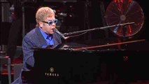 Elton John cancela próximos conciertos en EE.UU. por una 