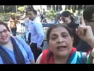 This Brave Old Lady Bashing Nawaz Sharif Heavily Watch Video