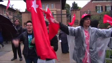 ABD'de Türkler ve Ermenilerden Karşıt Protesto