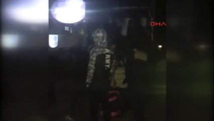 Izmir Kamyon Kasasından 60 Kaçak Çıktı