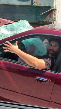 Un camion roule sans se rendre compte qu’une voiture est acc