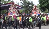 Tradisi Unik Ini Namanya “Gerebek” Rotan