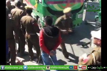 How Panic  and  Emotional Scene  In Indian Occupied Kashmir When  A Downntroden Sister Resisting Against Indian Army Whi