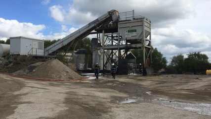 Explosion à la centrale d'enrobé de la carrière du Hinguer