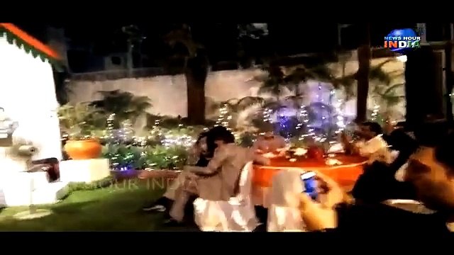 Virat Kohli Sings For Anushka Sharma and Ms Dhoni & Yuvraj Singh makes fun of him