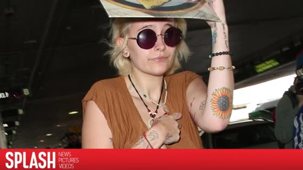 Paris Jackson flieht vor den Fotografen