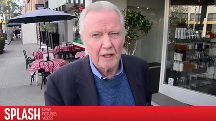 Jon Voight dice que Shia LaBeouf y Miley Cyrus están cometiendo traición