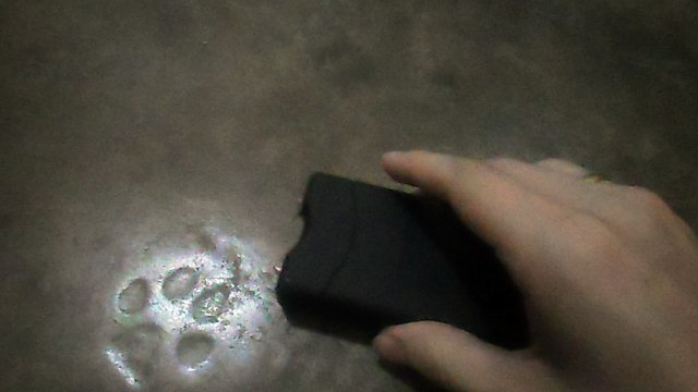 TESTANDO ARMA DE CHOQUE - DEFESA PESSOAL