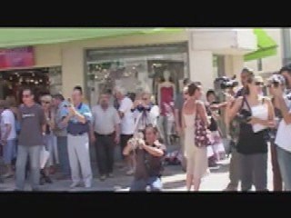 Filles nues contre la corrida