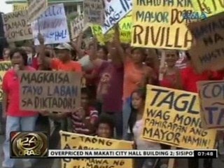 24 Oras: Mayor Miguel Rivilla, ayaw pa ring bumaba sa pwesto; mga tagasuporta, nagbarikada