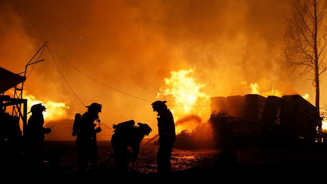10 قتلى وخسائر فادحة في حرائق تلتهم منذ أكثر من أسبوع وسط وجنوب الشيلي