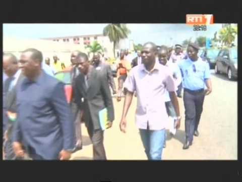 Sécurité Routière :Une opération de nettoyage des panneaux de signalisation initié par le G A S R