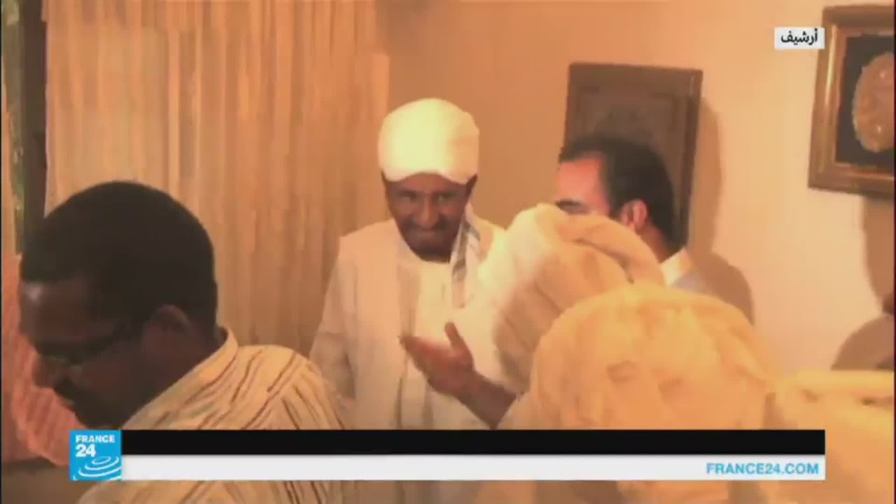 الصادق المهدي يعود إلى السودان