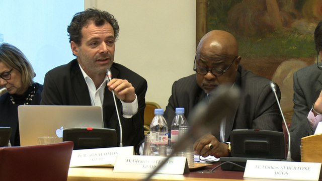 Personnels hospitaliers : table ronde sur les conditions de travail à l'hôpital