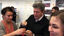 JL Mélenchon teste la réalité virtuelle