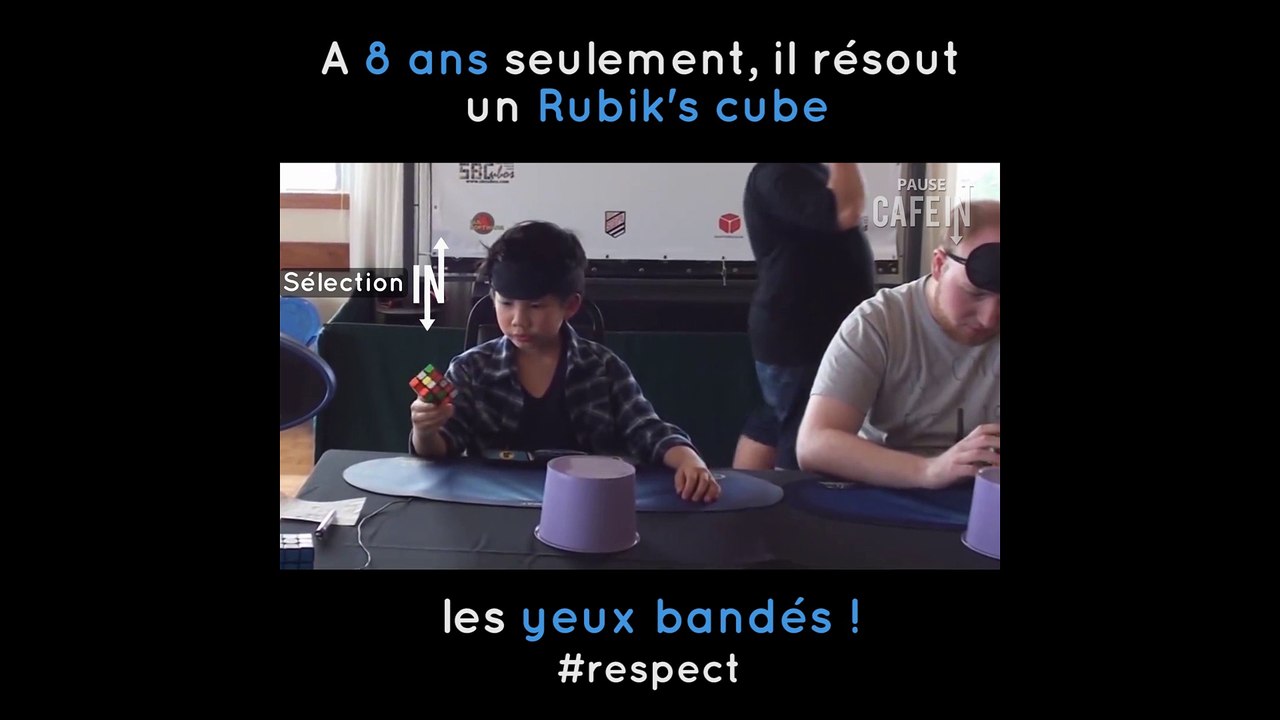 Résoudre un Rubik's cube les yeux bandés : pas un problème pour cet enfant