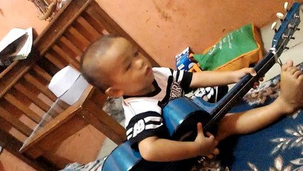 NUSA NARENDRA SOMANTRI; Bermain GITAR Bersama Keluarga "bakat"