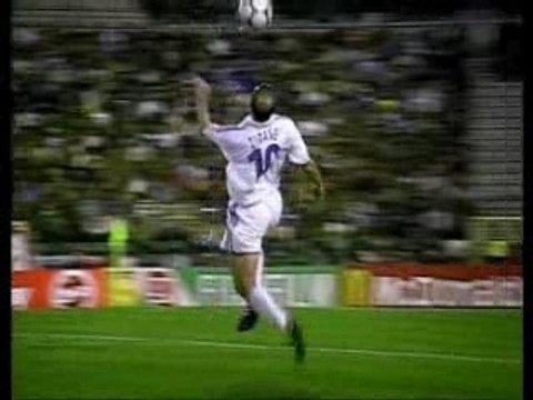 Joga Bonito - Ronaldinho vs Zidane
