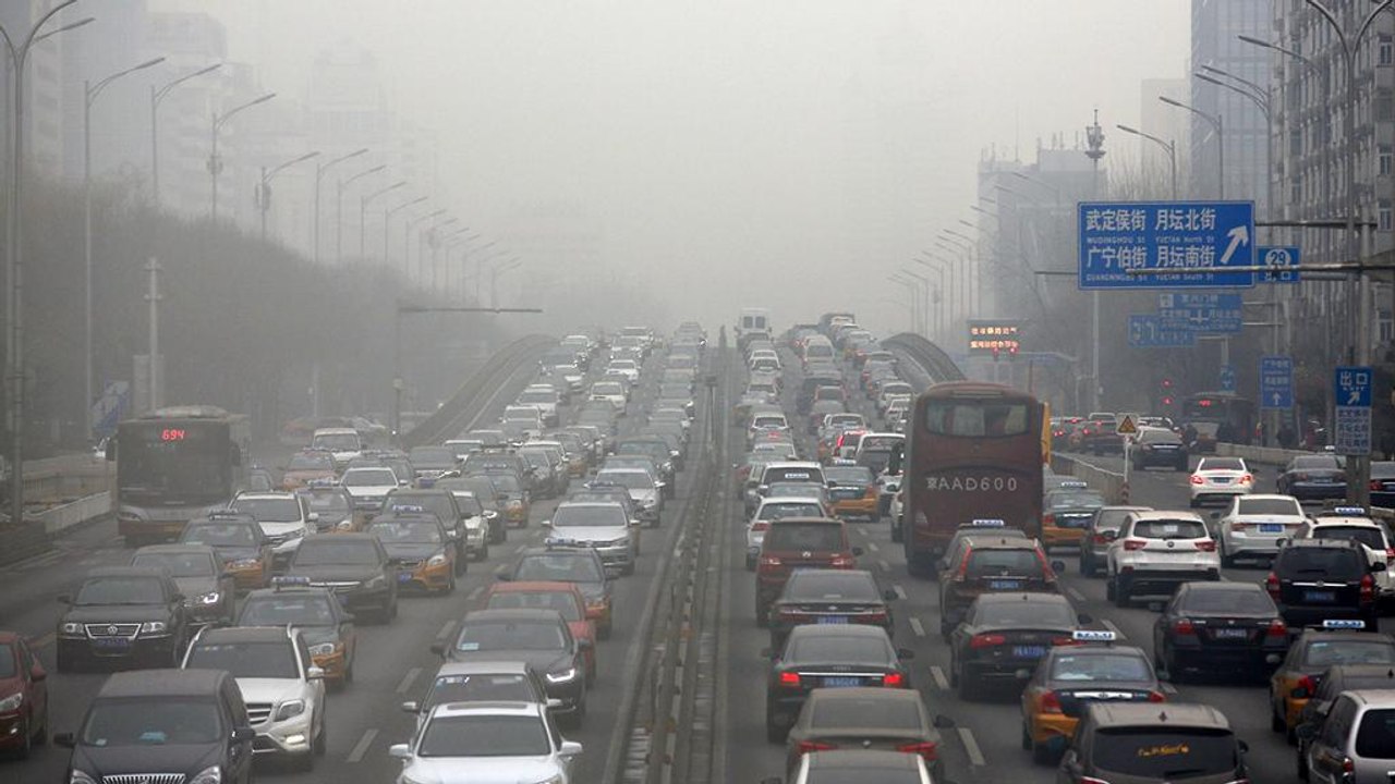 La pollution prive les pékinois de feux d'artif...