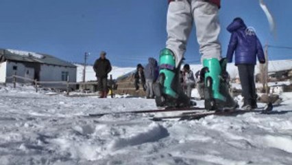 Mahalleyi Kayak Pistine Çevirdiler