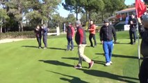 Bakan Çavuşoğlu Golf Sahasından Seslendi Türkiye'de Güvenlik Sorunu Yoktur