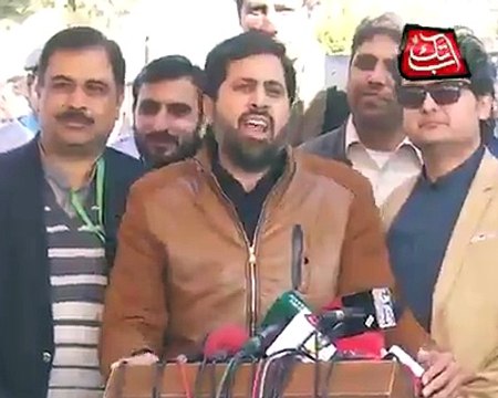 Fayyaz Chohan Bashing Daniazl Aziz Outside SC