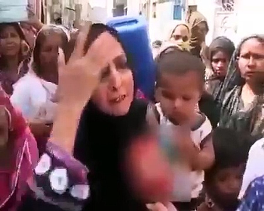اپنی دھوتی بھیج دو ہم نے اپنے بچوں کی؟؟؟؟