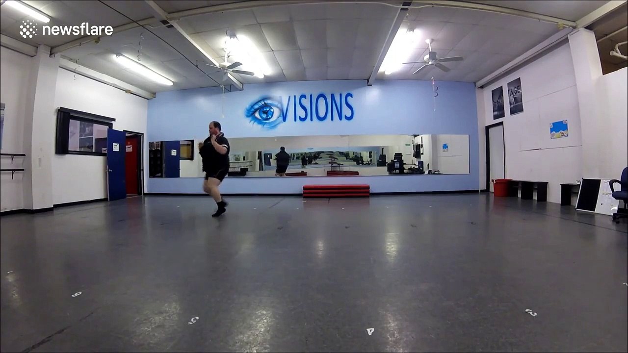 'Plus-size' dancer shows ballet is for 'everyone'