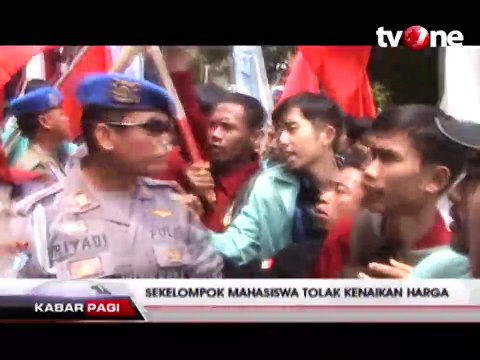 Mahasiswa Unjuk Rasa Tolak Kenaikan Harga Berakhir Ricuh