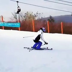 JANG KEUN SUK UPLOADED A VİDEO 아침부터 카빙중. 스키를 바꿔야 할 때가 온듯한 느낌적인 느낌. 27.01.2017