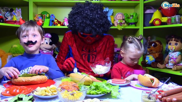 Spiderman. Видео для детей. Хот-Дог Челендж от Ярославы, Человека Паука и Игорька. Hot Dog Challenge