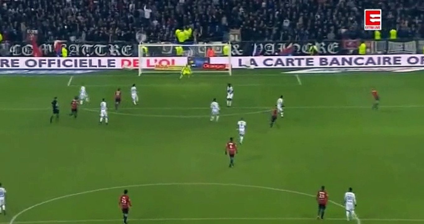 Premier but de Yassine Benzia cette saison