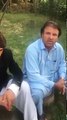 چاۓ والے کے ساتھ پشتو میں انٹرویو ۔ ویڈیو دیکھے