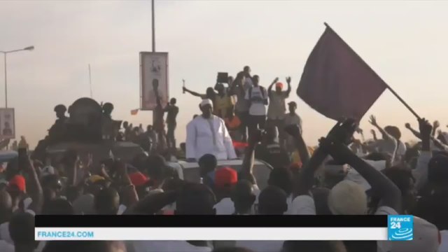 Gambie : le président Adama Barrow accueilli en héros à Banjul