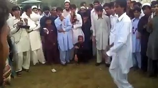 pashto bannu dole with funny boy dance.mp4
