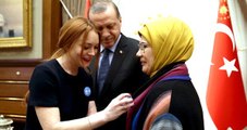 Lindsay Lohan Erdoğan'a Taktığı Rozetle Bir Kez Daha Gönülleri Fethetti