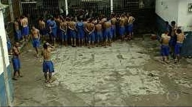 Fantástico mostra a chamada ‘fila do pó’ em cadeia de massacre em Manaus