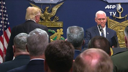 Trump impõe barreiras a 'muçulmanos radicais'