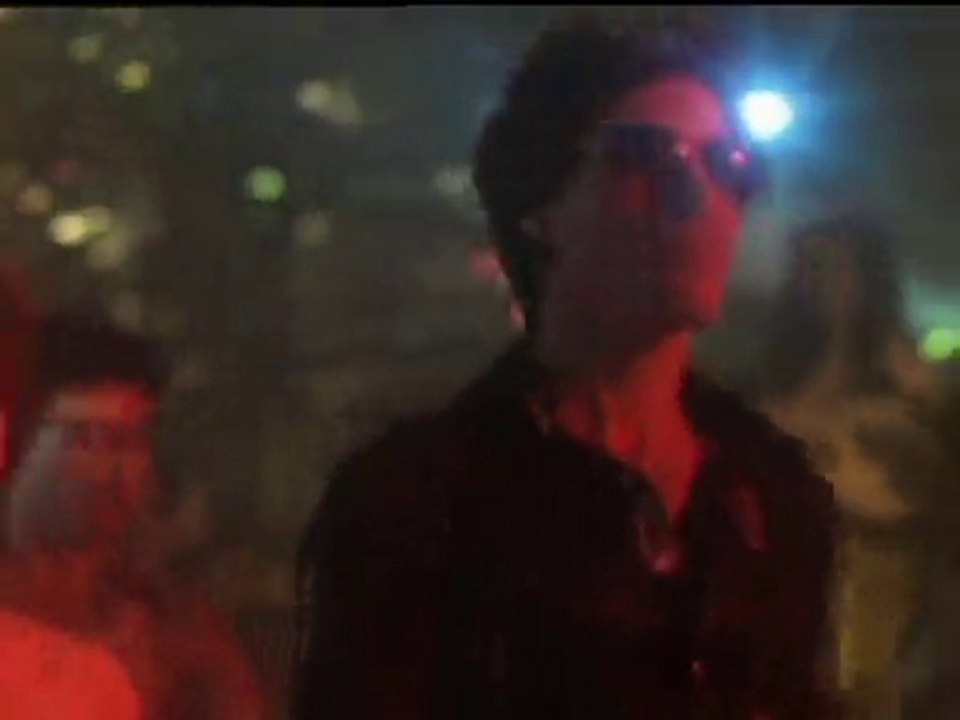 Bee Gees - Should Be Dancing