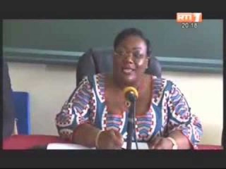 La ministre Anne Ouloto a échnagé avec les acteurs des Centres de protection de la Petite Enfance