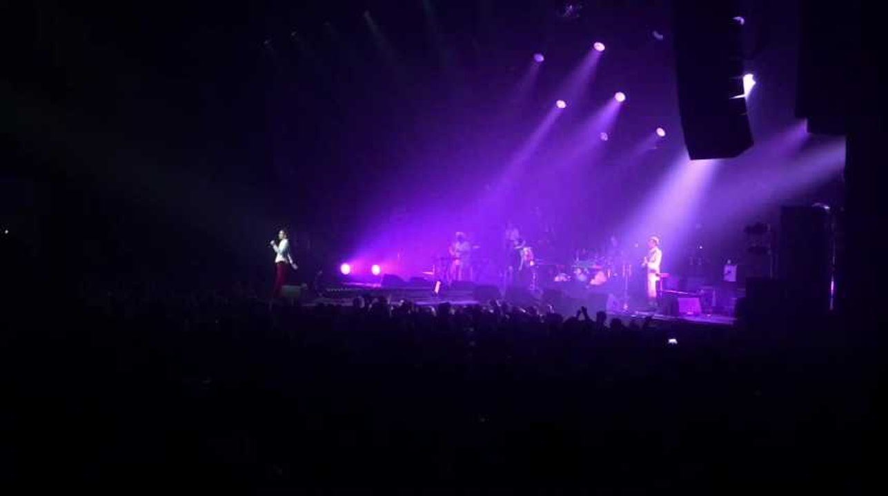 La Femme au Zéntih : un concert déjanté, coloré et électrique