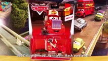 Disney Cars Pit Crew Member Mack Deluxe Diecast 1:55 scale Mattel