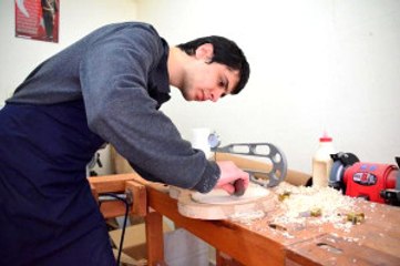 Okulunu Bitirdi, Atölyesinde Keman Yapıp Tanesini 4-5 Binden Satıyor