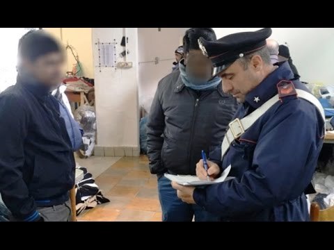 Lavoro nero nel Vesuviano, 74 bengalesi stipati in cinque appartamenti (27.01.17)